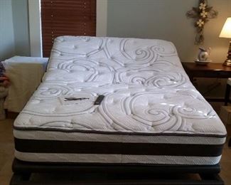 Motion Perfect III adjustable foundation bed with Serta comfort Hybrid Applause mattress