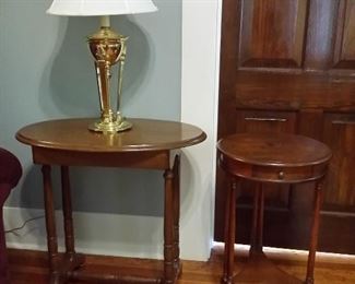 Oak handmade table, round lamp table with inlaid top