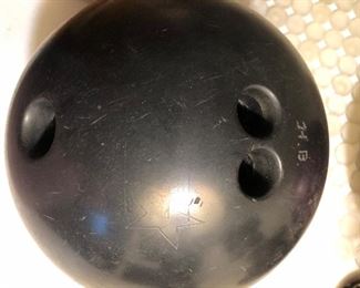 Non descriptive bowling ball for a man