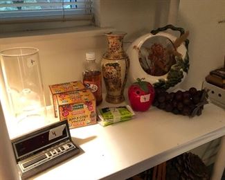 Round USA vase, misc items
