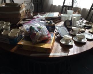 Items on dining table