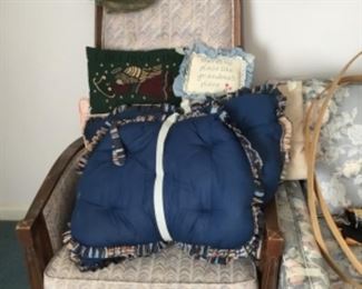 Chair (matches sofa)