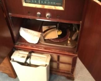 Vintage record player & radio