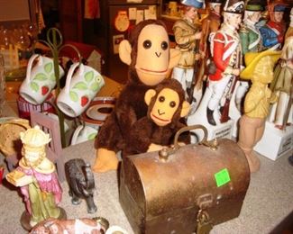 Knick Knacks & Stuffed Animals