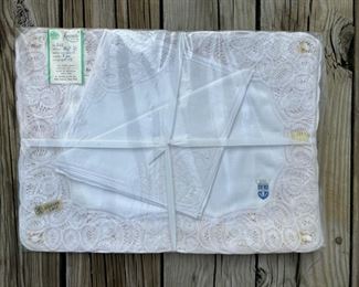 4 Keepsake Belgian lace placemats & napkins          