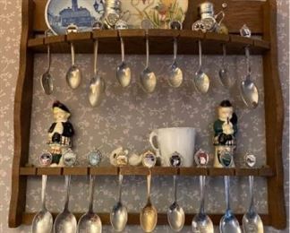 Satsuma 22K Plate with Souvenir Spoon Shelf