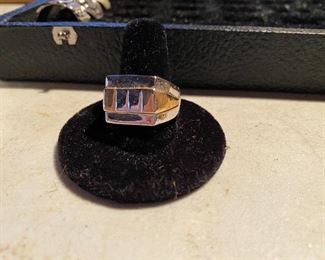 Unmarked Ring $5.00