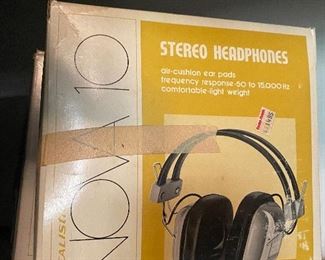 Nova 10 Stereo Headphones $10.00