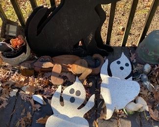 2 Wood Ghosts and 2 Wood Dogs $10.00