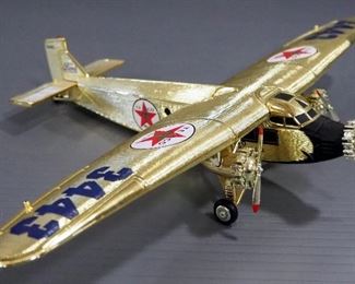 Ertl Diecast Wings Of Texaco Texaco's First Plane 1927 Ford Tri-Motored Monoplane, Qty 2, 1 Special 1999 Collectors Edition