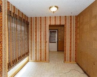 100	

2356 Knoxville Avenue Long Beach, CA 90815