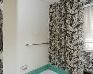 100	

2356 Knoxville Avenue Long Beach, CA 90815