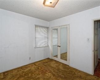 100	

2356 Knoxville Avenue Long Beach, CA 90815