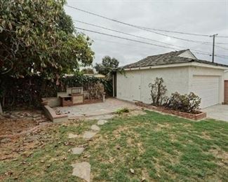 100	

2356 Knoxville Avenue Long Beach, CA 90815