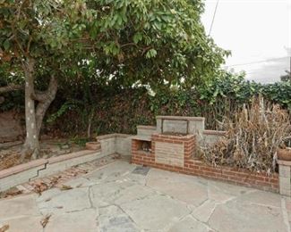 100	

2356 Knoxville Avenue Long Beach, CA 90815