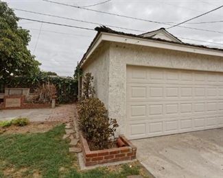 100	

2356 Knoxville Avenue Long Beach, CA 90815