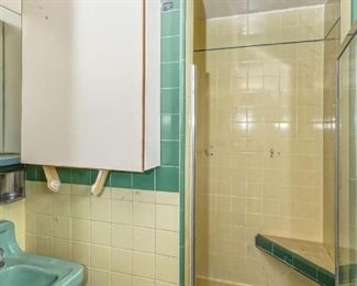 101	

605 Winslow Avenue Long Beach, CA 90814