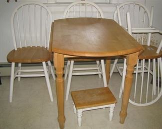 Table/chairs
