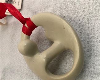 Kenya carved mod couple.