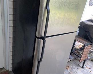 Nice GE fridge works great