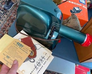 Skot slide projector with paperwork mint $35