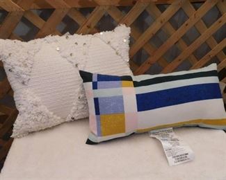 Project 62 outdoor pillow 10inx 2in, Opalhouse decorative pillow 14inx20in