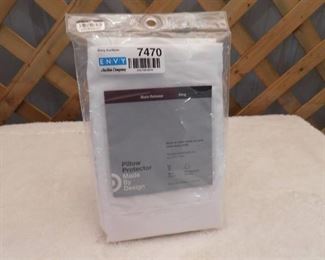 Made by design pillow protector 20inx36in