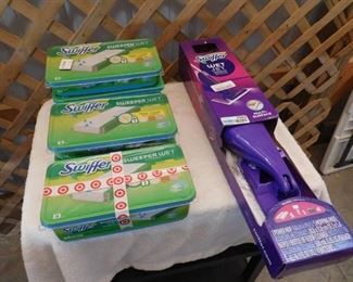 Swiffer wet jet mopping kit with 84 sweeper wet mopping cloths