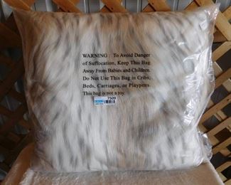 Threshold very soft toss pillow 24inx24in