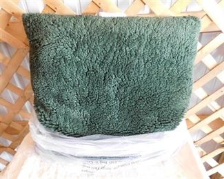 Threshold comfortable toss pillow 24inx24in