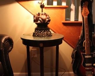 ACCENT TABLE