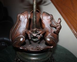 DETAIL ON LAMP