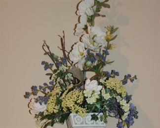 FLORAL ARRANGEMENT