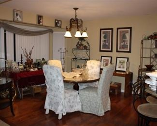 KITCHEN DINING AREA