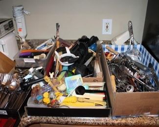 UTENSILS, KNIVES, FLATWARE