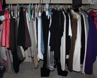WOMEN'S CLOTHING SIZE LARGE