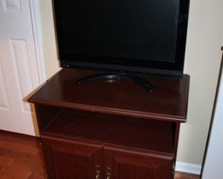 TV STAND, SMALL FLATSCREEN TV