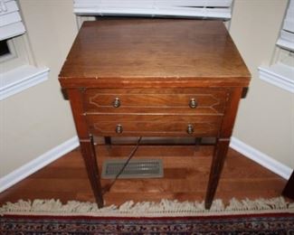 WHITE SEWING MACHINE