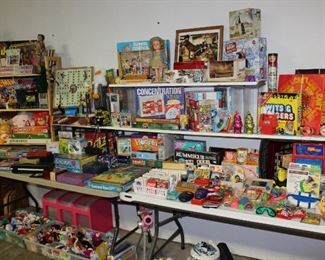 Bunches and bunches of board games