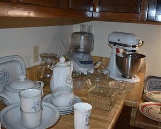 Loads of Kitchen Items including a very nice Kitchen Aide Mixer