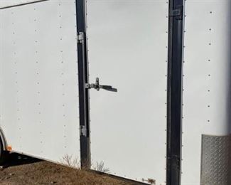 20' x 8' x 7' enclosed trailer