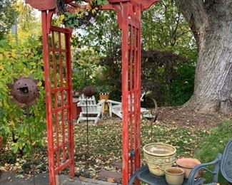 Suncast Cedar Arbor - Garden Entrance