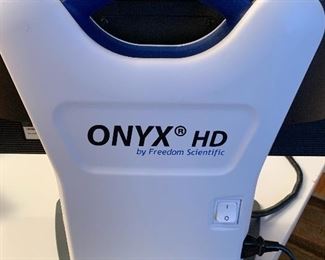 ONYX Deskset HD 20” LCD - Magnifying System