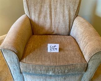 Lot 3379  $325.00. Nice Flexsteel Kingman Upholstered Swivel Rocker Chair in Neutral Fabric retails for $750.00 	32.5" to Back of Chair, 32" W Arm to Arm, 22" W x 22" D x 18" H Seat.	 