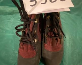 Lot 3500  $15.00. Khombu Suede Women's Boots. Size 7