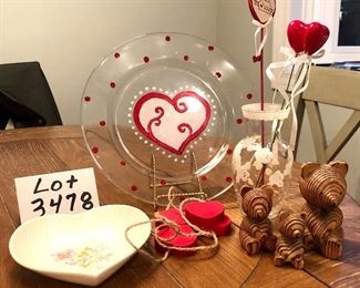 Lot 3478. $25.00.  Heart Dinner Plate, Floral Vase, Three Wooden Bears, Mikasa Heart Shaped Bowl, Bag of Heart Decorations.  The bears are my favorite!!  