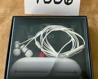 Lot 4006  $30.00  Just Added!  Urbeats by Dr. Dre.  Special Silver edition.  Awesome Sound!