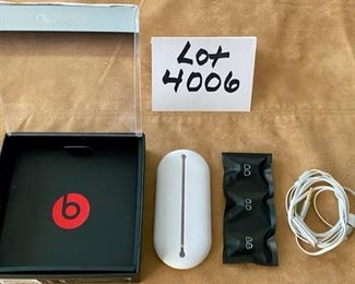 Lot 4006  $30.00  Just Added!  Urbeats by Dr. Dre.  Special Silver edition.  Awesome Sound!