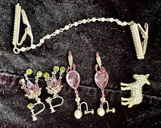 Jewelry Lot 4000-Q.  $40.00 Seven-piece costume vintage jewelry lot.  3 vintage glass beaded necklaces and these are not the ticky-tacky types, but 2 gorgeous yellow faceted glass beads with clear spacer crystals, and a super nice pink crystal necklace similar to the yellow, and matching pink screw-on earrings, purple stunning clip on earrings, tiny pearl sweater clip, one little plastic donkey pin with itty bitty stones inserted.