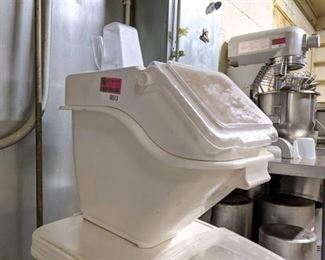 Winco Ingredient Bin IB-5S